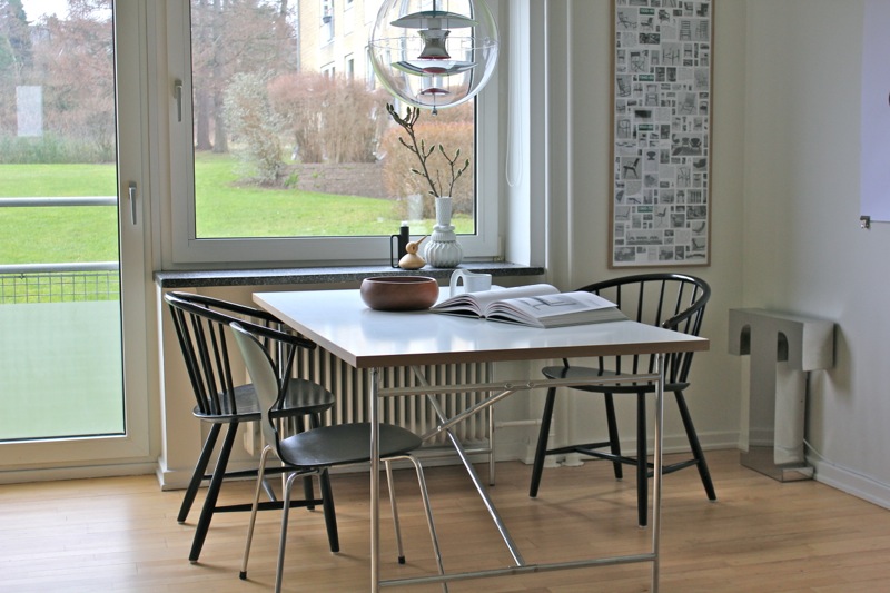 Kom med ind – stuen – hvor kragerne vender