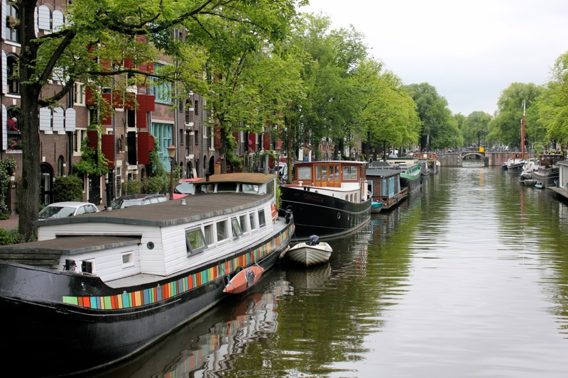 Canal_houseboats