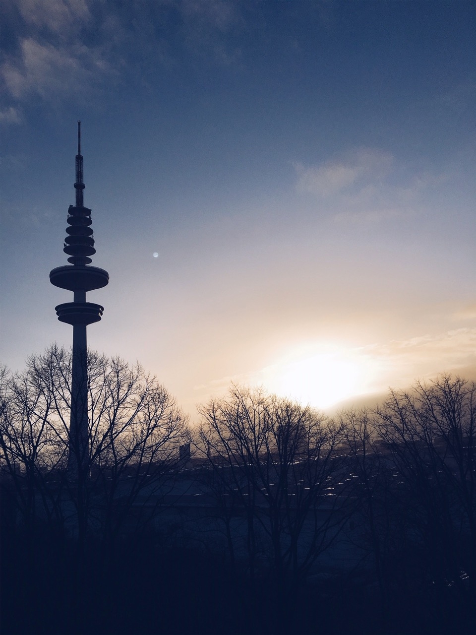 Fernsehturm_hamburg_neues_jahres